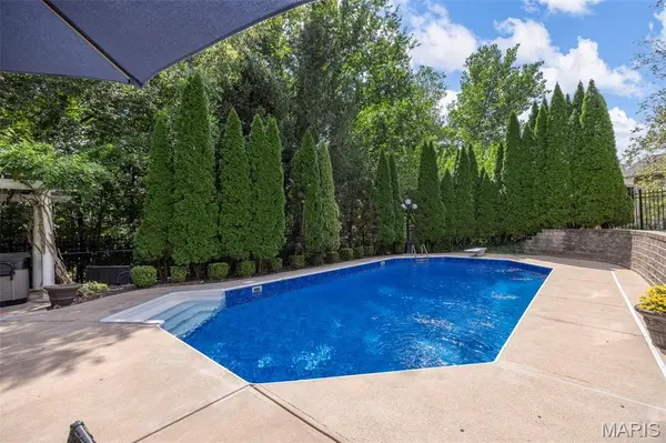 4211 Austin Ridge DR, St Charles, MO 63304