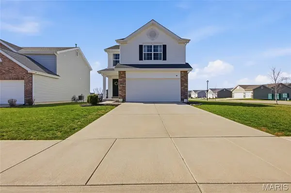 521 Palisades DR, St Charles, MO 63301