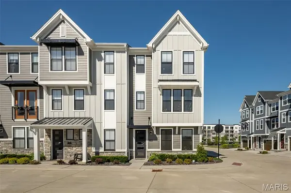 1329 W Gateway HTS, Richmond Heights, MO 63144