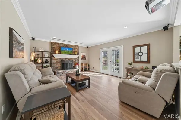2762 Barrett Station RD, Des Peres, MO 63021