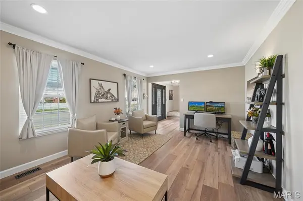2762 Barrett Station RD, Des Peres, MO 63021