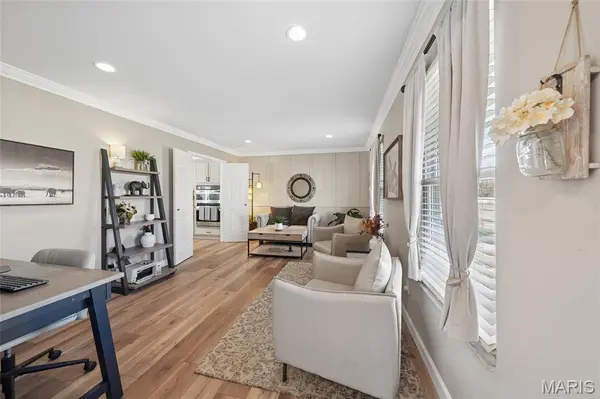 2762 Barrett Station RD, Des Peres, MO 63021