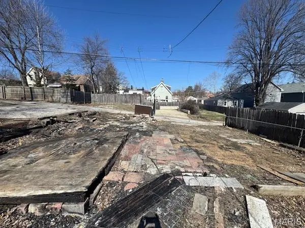 6743 W Park AVE, St Louis, MO 63139