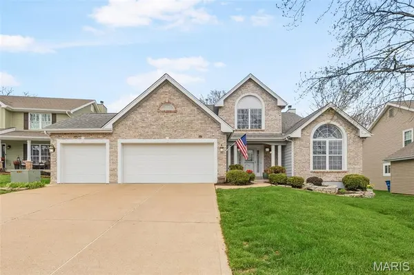 425 Roosevelt Woods CT, Fenton, MO 63026