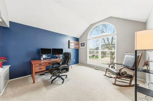 425 Roosevelt Woods CT, Fenton, MO 63026