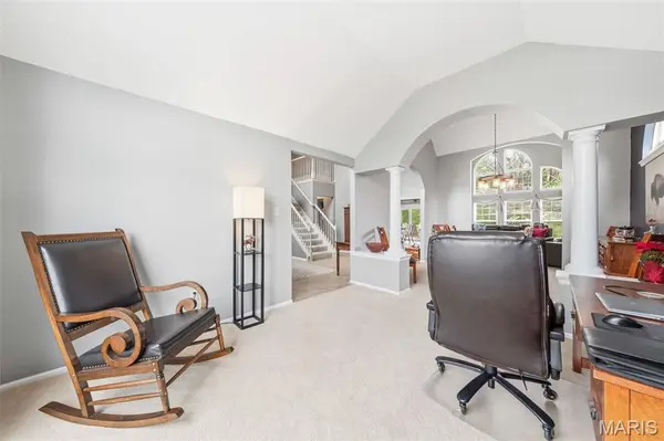 425 Roosevelt Woods CT, Fenton, MO 63026