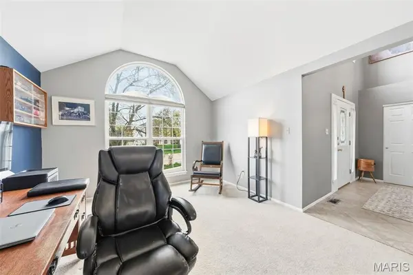 425 Roosevelt Woods CT, Fenton, MO 63026