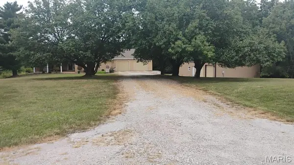 795 Schluersburg RD, Augusta, MO 63332