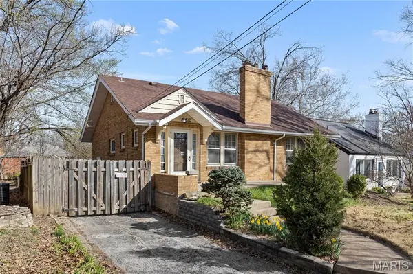 810 N Rock Hill RD, Rock Hill, MO 63119