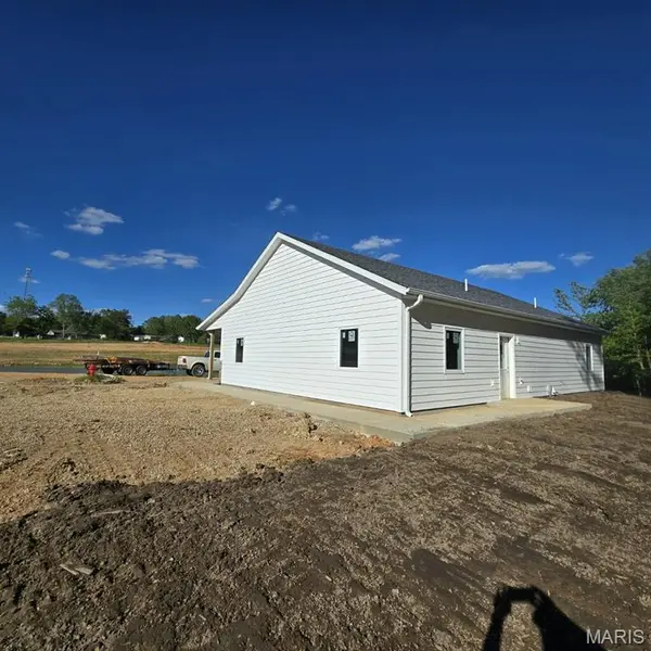 108 Clementine LN, Houston, MO 65483