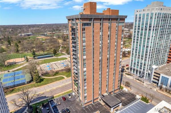 200 S Brentwood BLVD #2F, Clayton, MO 63105