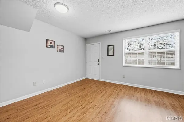 9169 N Swan CIR, Brentwood, MO 63144