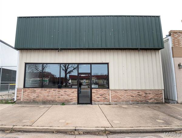 120 W Washington ST, St James, MO 65559
