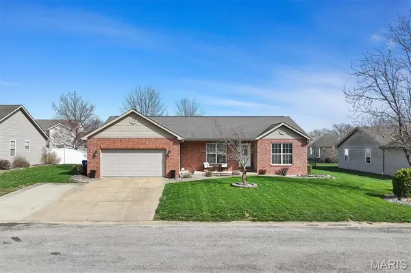 15 Rosewood LN,  Aviston,  IL 62216