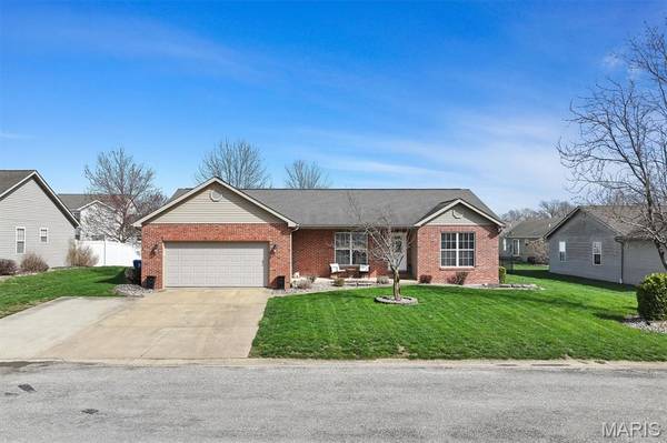 15 Rosewood LN, Aviston, IL 62216