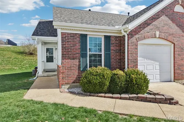 10358 Tiffany Village Circle DR, St Louis, MO 63123