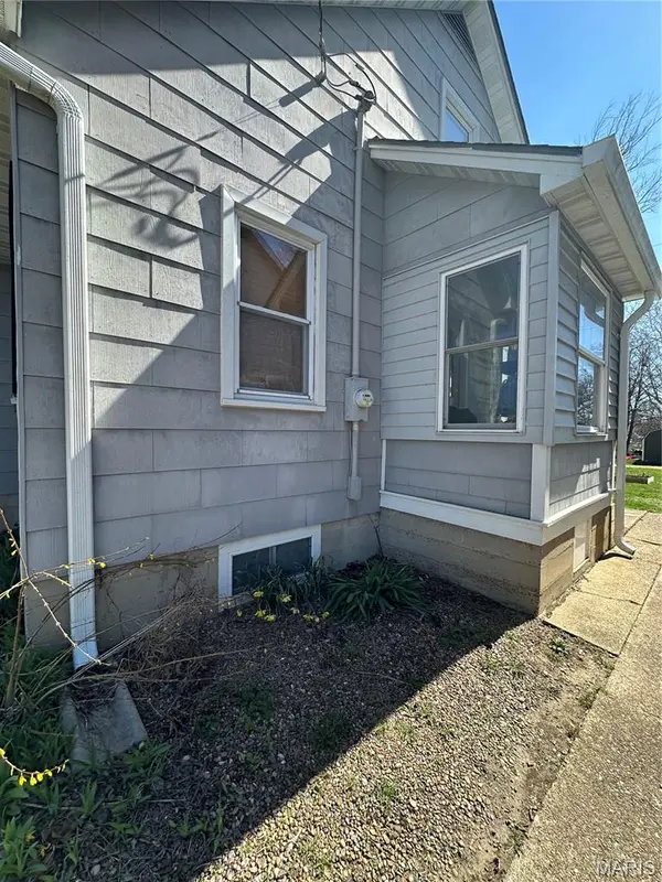 304 W Moore AVE, Owensville, MO 65066