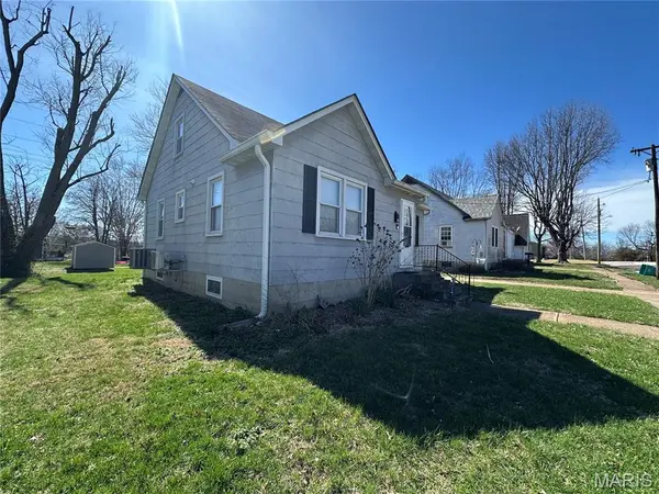 304 W Moore AVE, Owensville, MO 65066