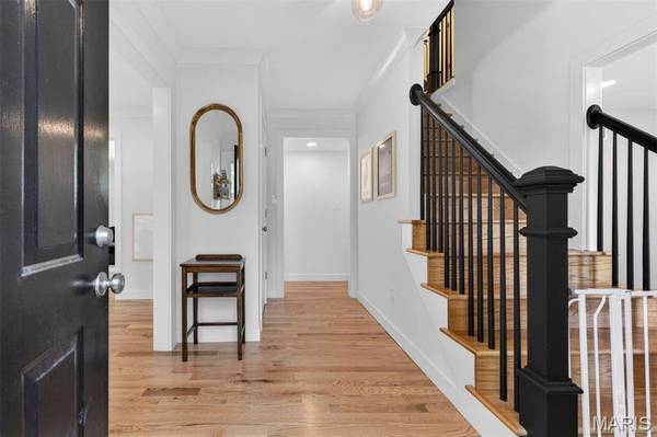 1534 Mason Valley RD, Town And Country, MO 63131