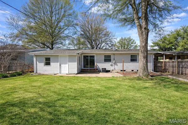 77 Tom Sawyer DR, St Charles, MO 63303