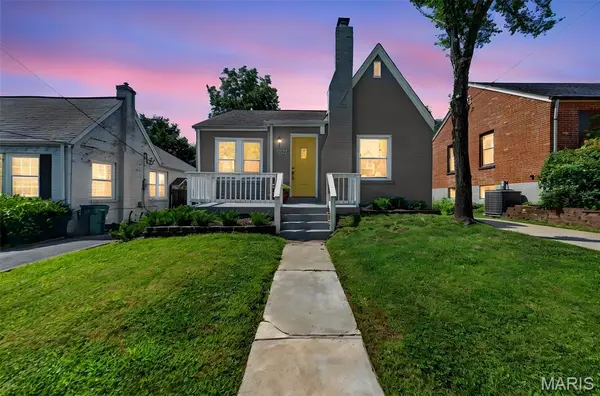 8934 Pine AVE, Brentwood, MO 63144