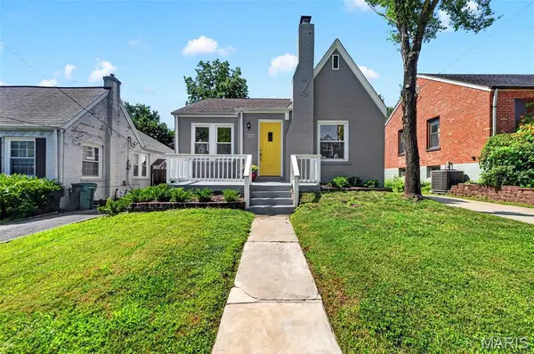 8934 Pine AVE, Brentwood, MO 63144