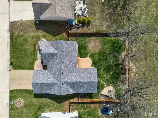 235 Hunters Chase ST, Winfield, MO 63389