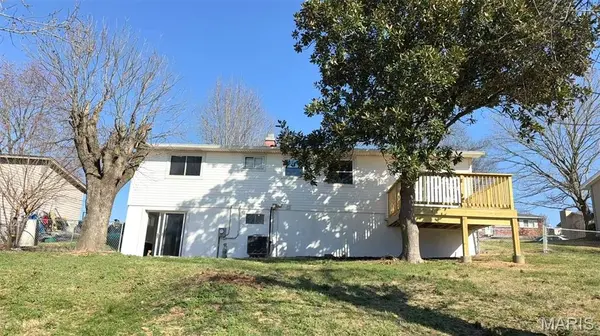 1007 Sunridge TRL, Pevely, MO 63070