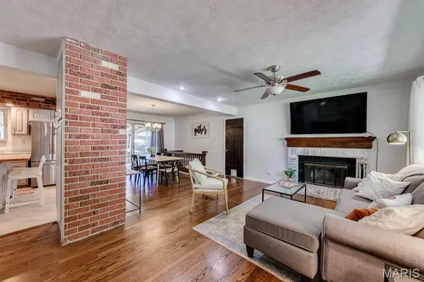 20 Elderwood CT, St Louis, MO 63026