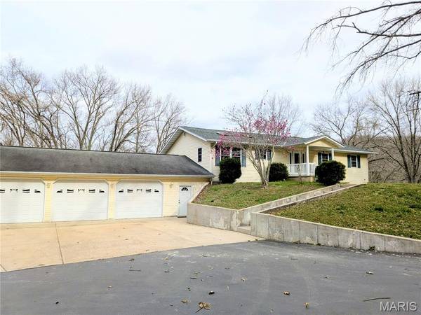 369 Mullins RD, Chester, IL 62233