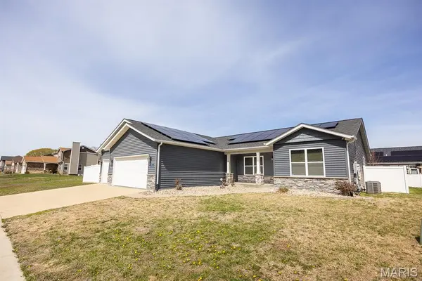 407 Sammy LN, Caseyville, IL 62232