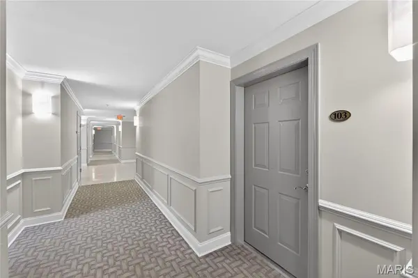 540 North and South RD #103, University City, MO 63130