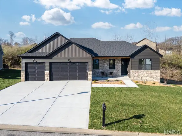 7975 Matterhorn Canyon RD, Caseyville, IL 62232