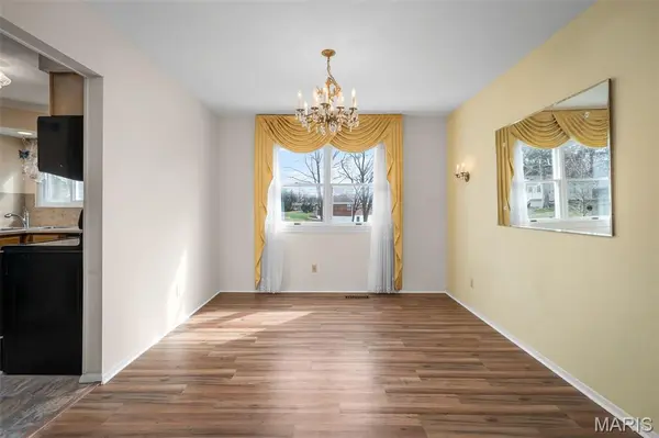 9542 General Lee DR, St Louis, MO 63126