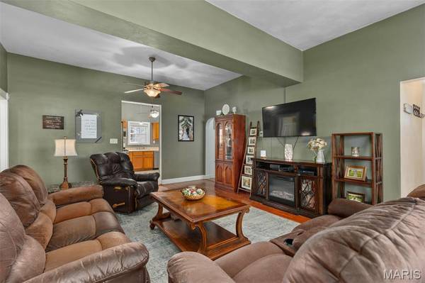 518 S Madison ST, Staunton, IL 62088
