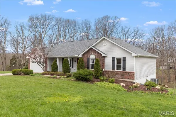9 W Hampton CT, Foristell, MO 63348