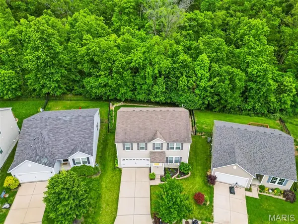 3009 Preston Woods TRL, Lake St Louis, MO 63367