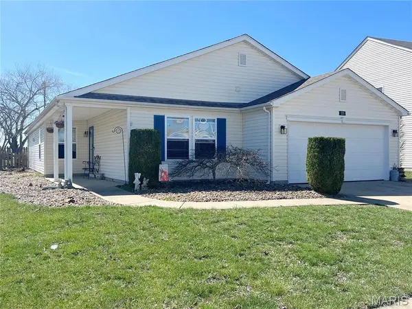 225 River Laurel DR, Belleville, IL 62220