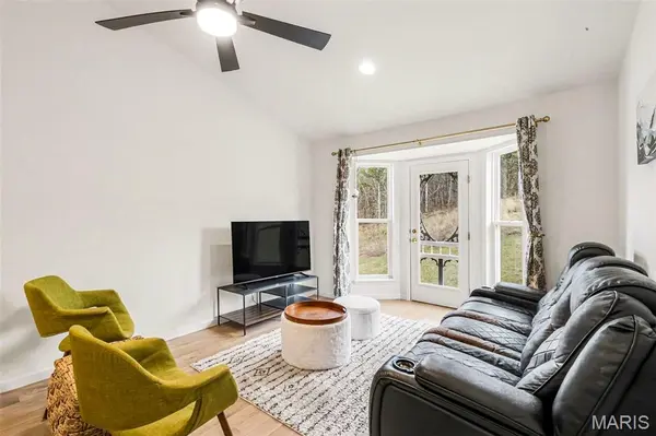 894 Black Bear DR, House Springs, MO 63051