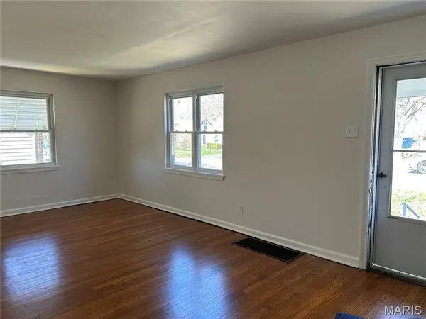 9448 Harold DR, Woodson Terrace, MO 63134