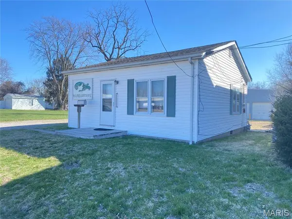 1507 N Illinois ST, Swansea, IL 62226