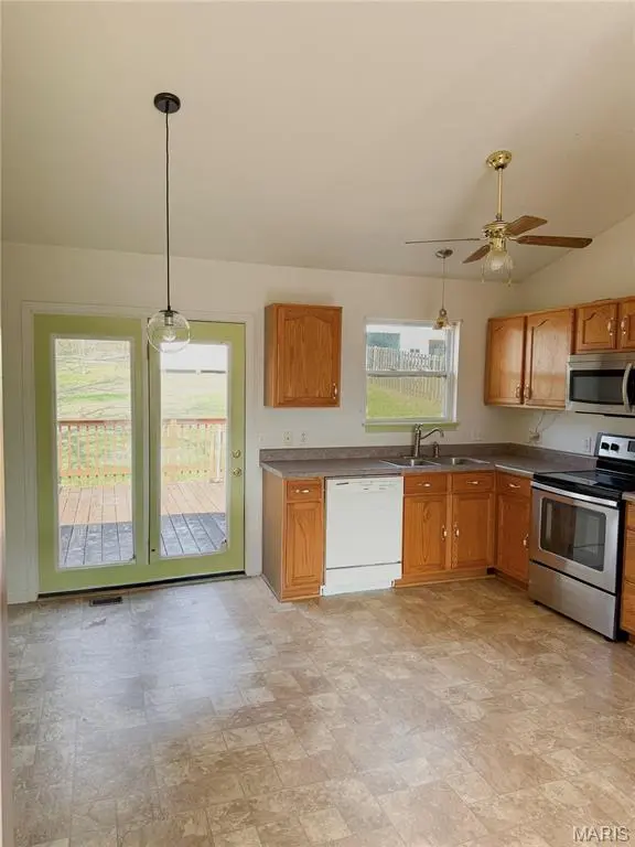 1313 Hill RD, Festus, MO 63028