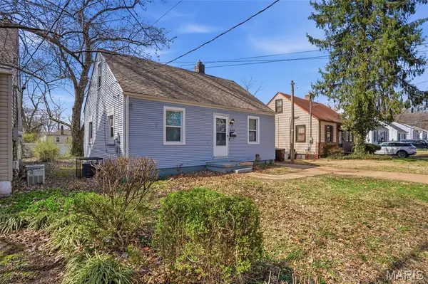 449 S Dade AVE, St Louis, MO 63135