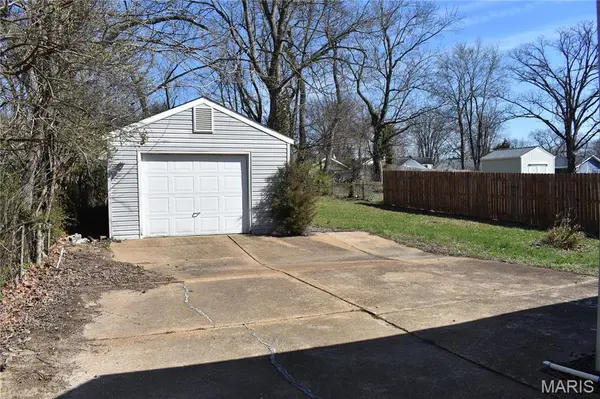 2324 Huntington AVE, St Louis, MO 63114