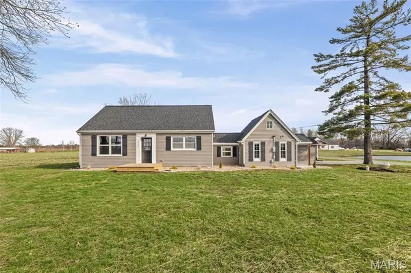 2049 Park RD, Belleville, IL 62220