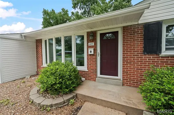 265 W Saint Anthony LN, Florissant, MO 63031
