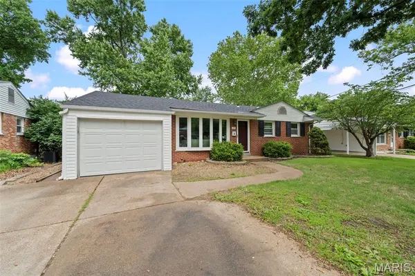 265 W Saint Anthony LN, Florissant, MO 63031