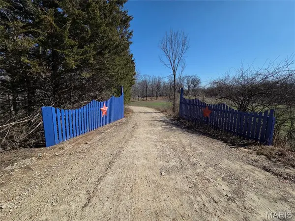1111 Beamer LN, Cuba, MO 65453