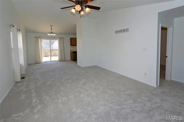4926 Hurstborough CT, Hazelwood, MO 63042