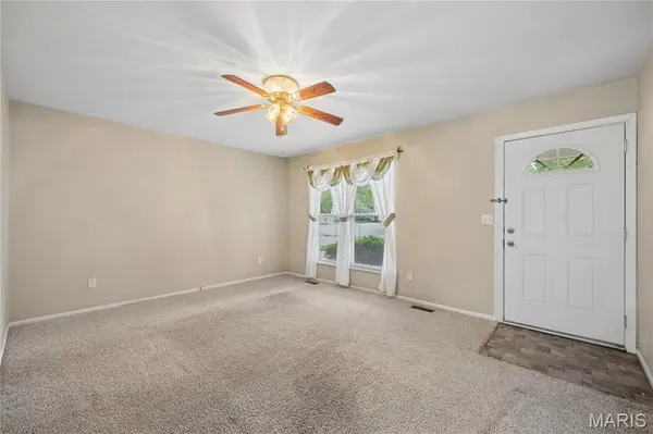 1418 Twin Trails DR, Fenton, MO 63026